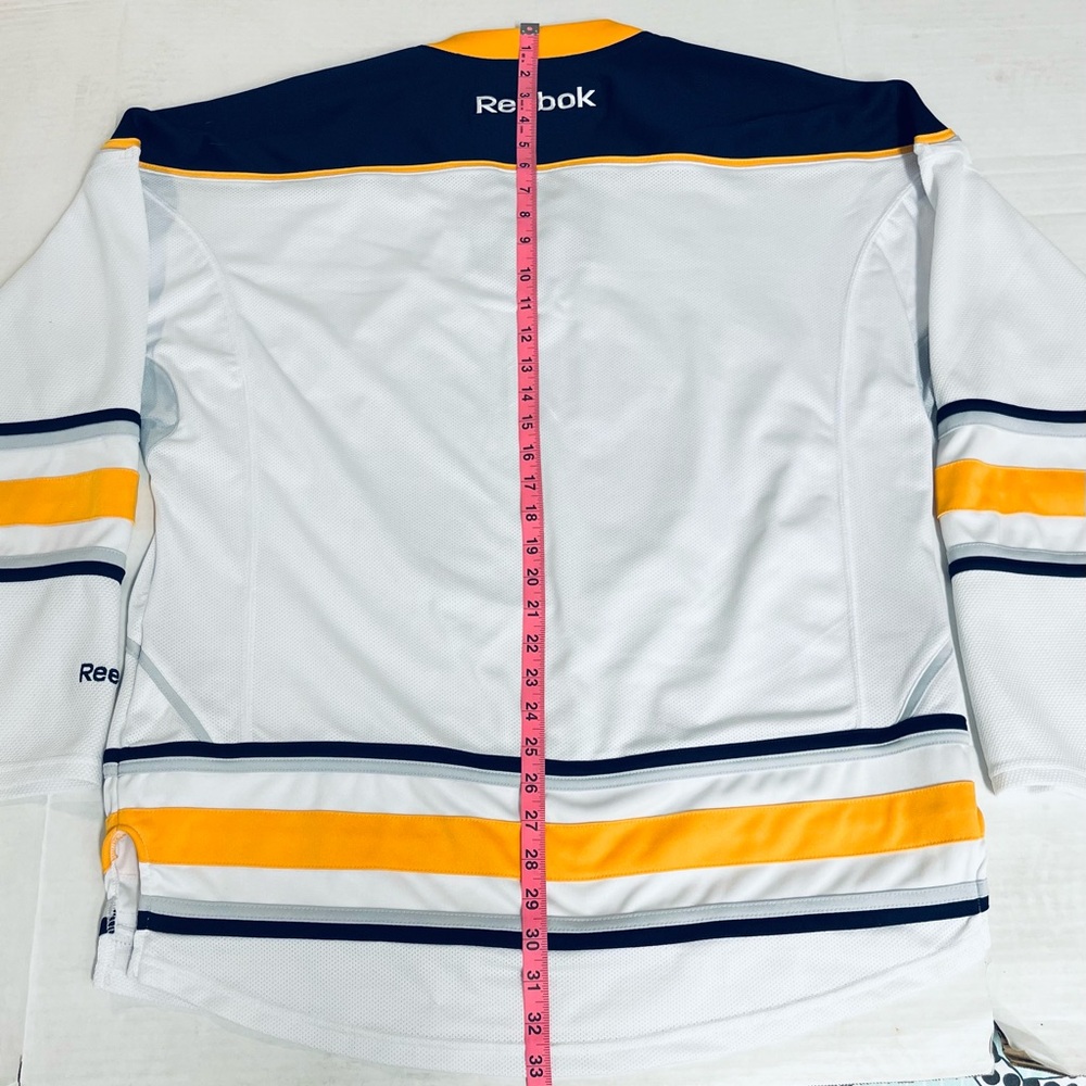 NHL Reebok Buffalo Sabres Men’s Hockey White Jersey White Jersey   SIZE. M - Picture 10 of 13